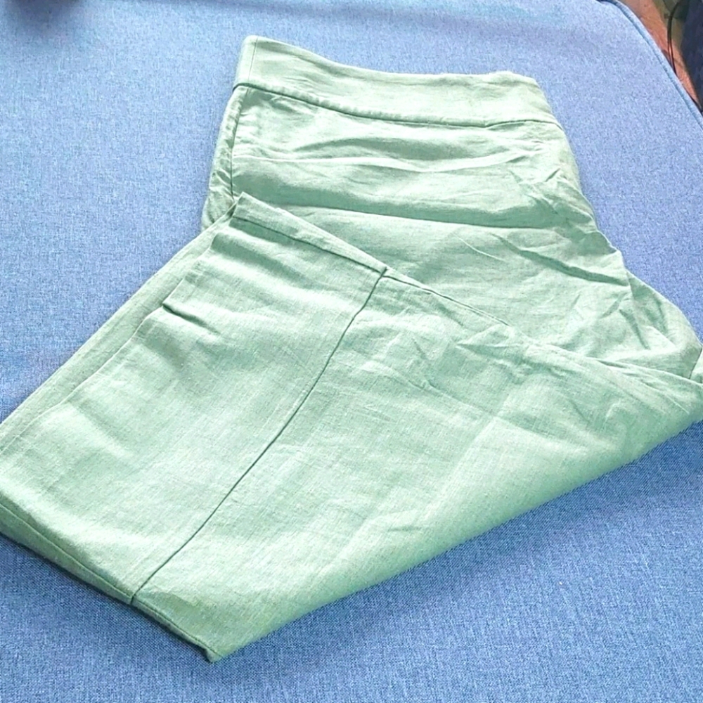 Linen, cropped, petite pants.